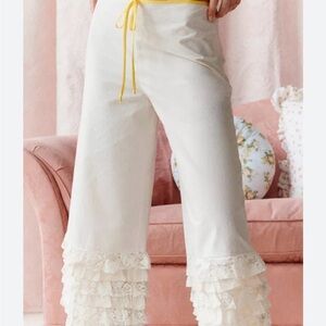 NWOT Kimchi Blue Leona Ruffle Pants from Urban Outfitters. Sz XS SUPER ADORABLE